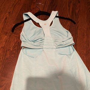 Lululemon top size 4